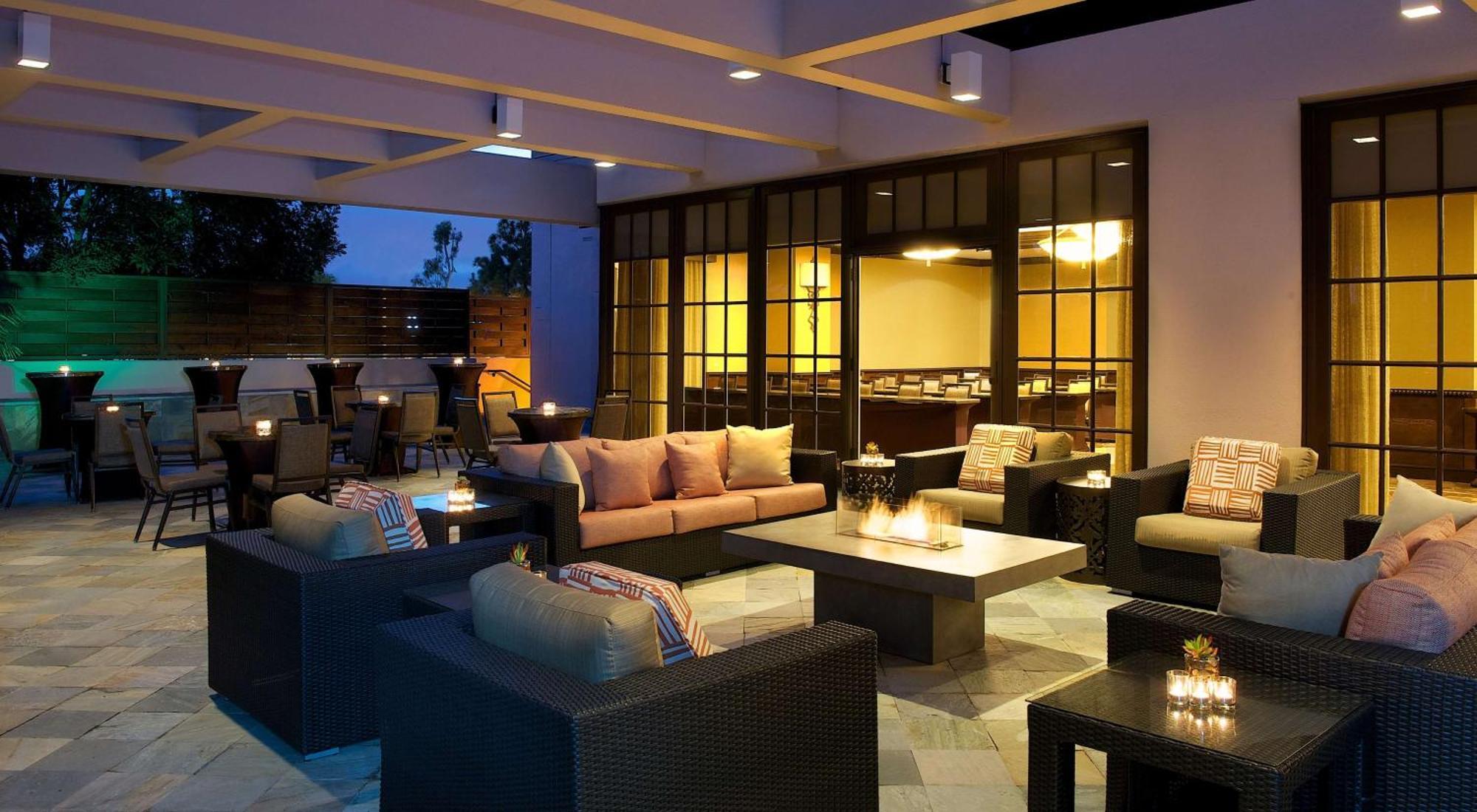 Hilton Orange County/Costa Mesa Hotel Exterior foto